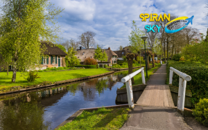 Netherlands' Giethoorn Village A Wonderful Location To Visit 